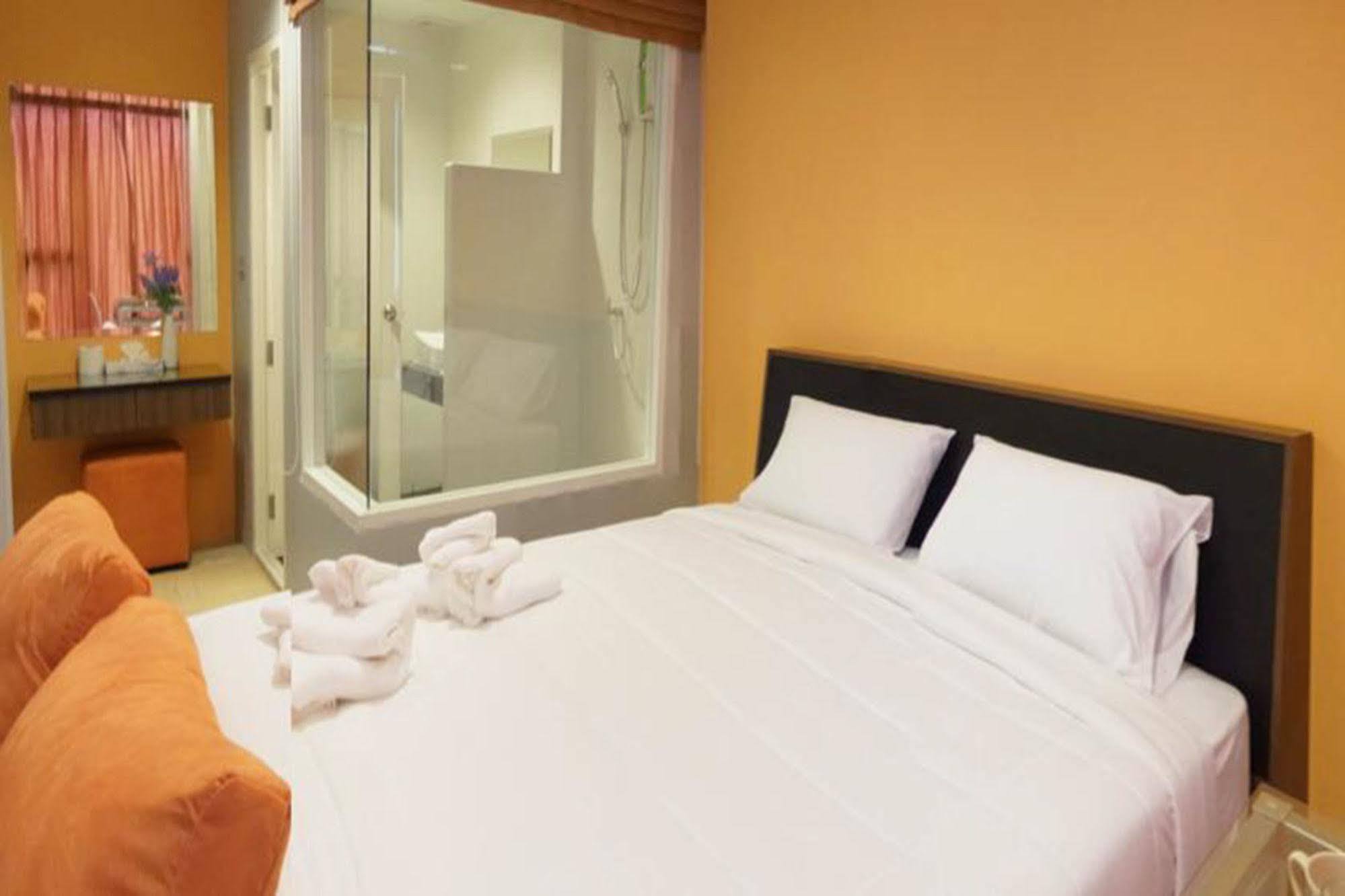 Hotel La Casa à Pattaya Extérieur photo